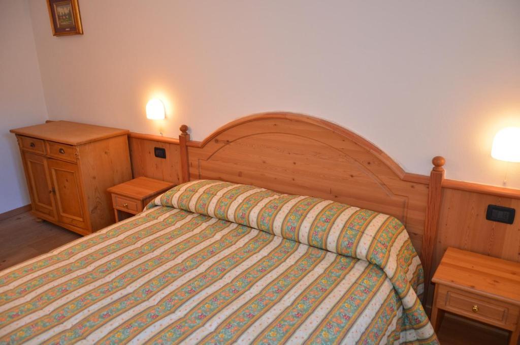 Aparthotel Casa Tomaselli Pellizzano Zimmer foto