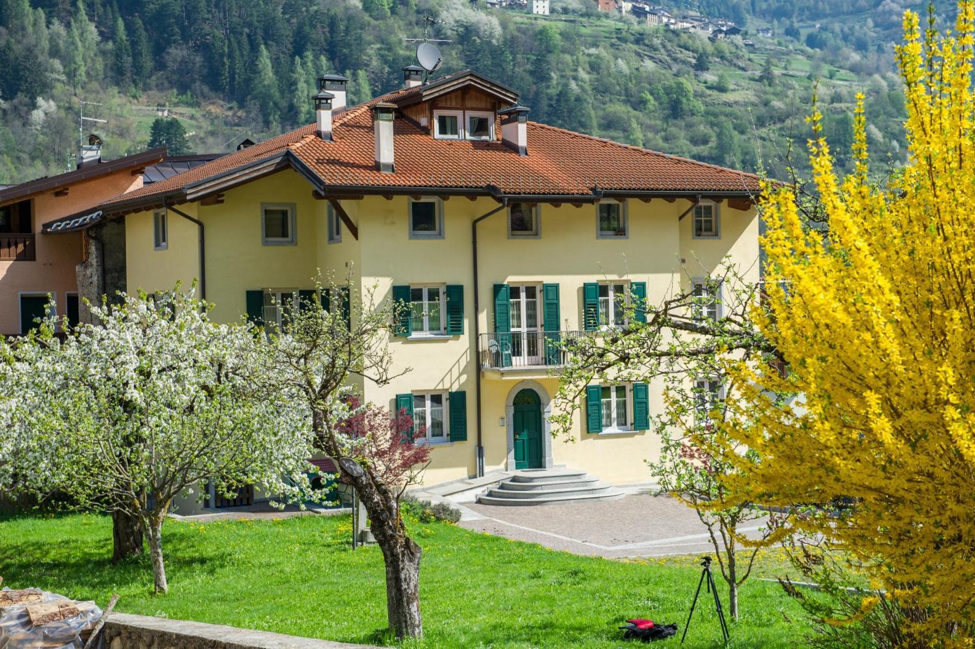 Aparthotel Casa Tomaselli Pellizzano Exterior foto
