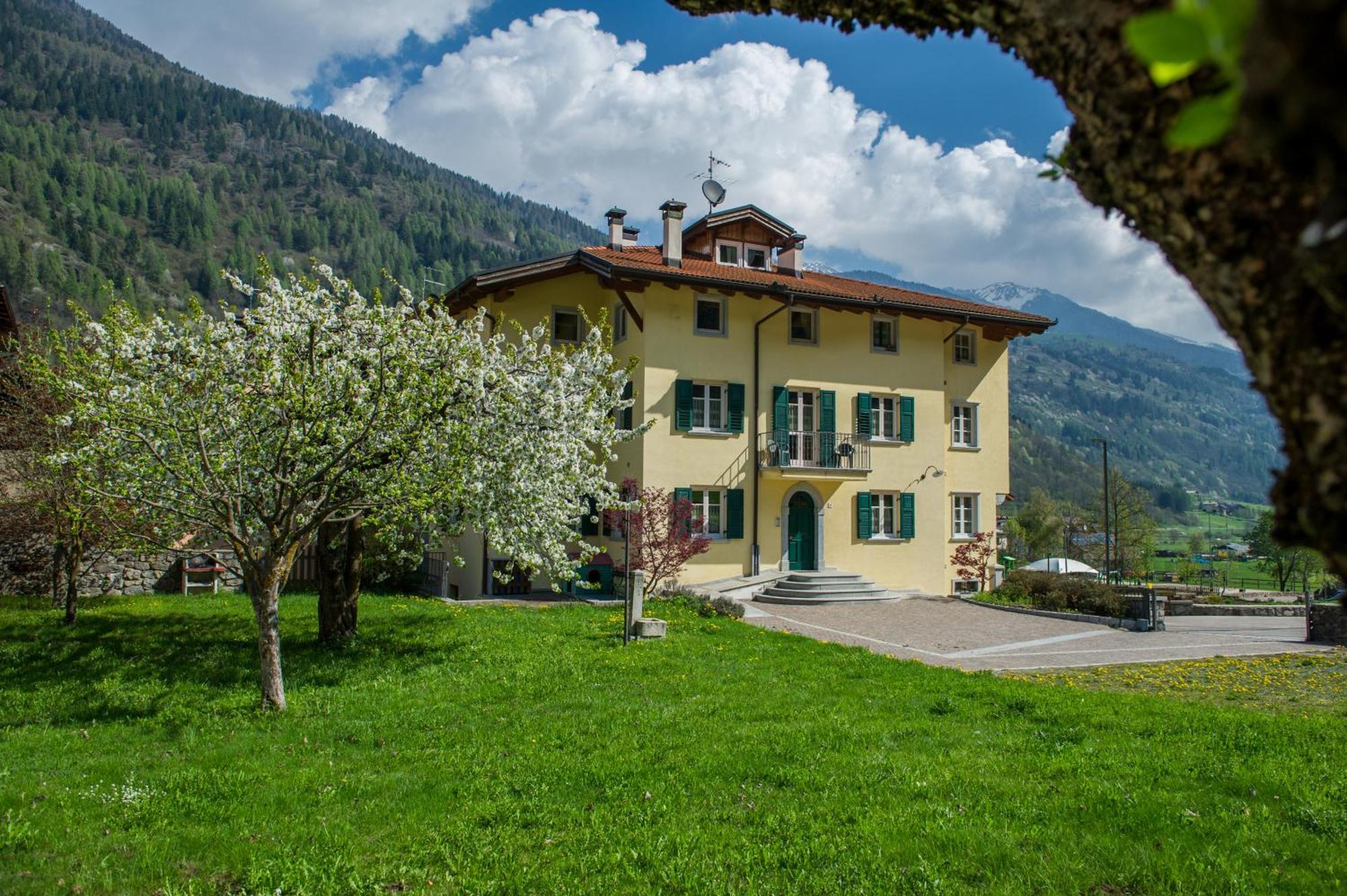 Aparthotel Casa Tomaselli Pellizzano Exterior foto