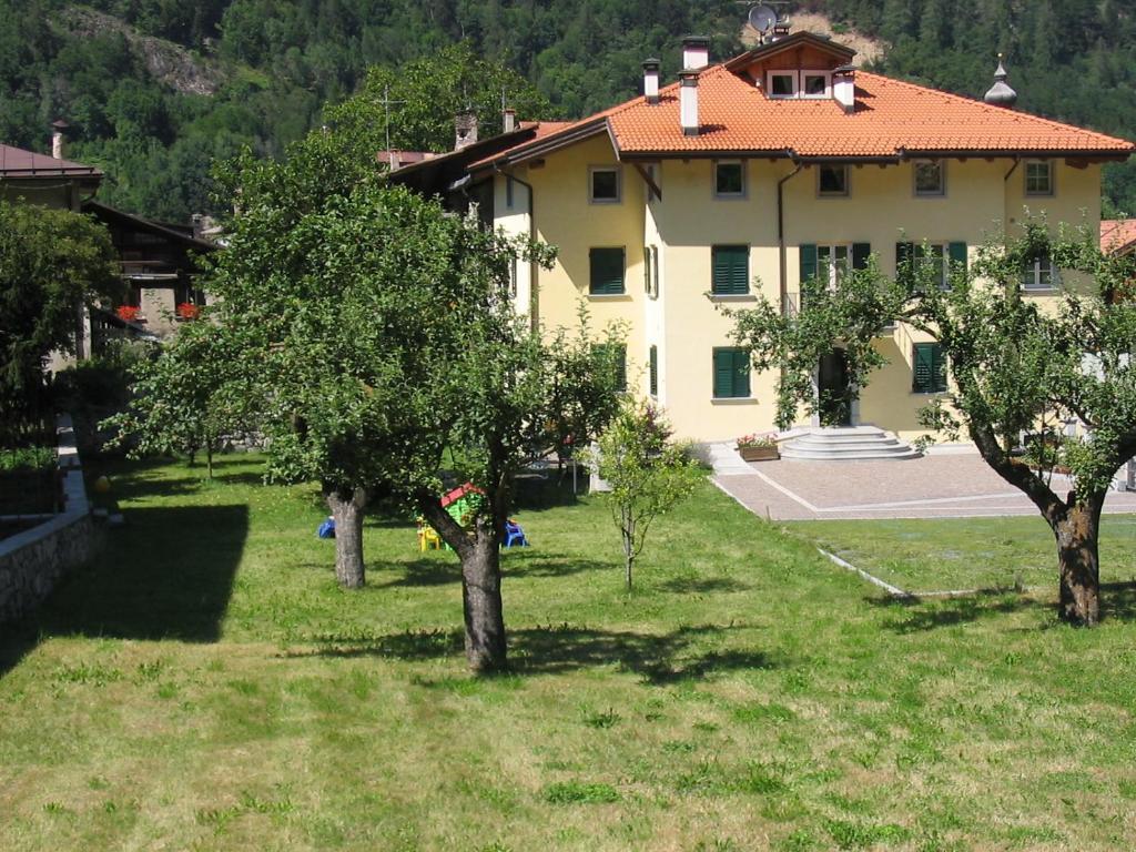 Aparthotel Casa Tomaselli Pellizzano Exterior foto